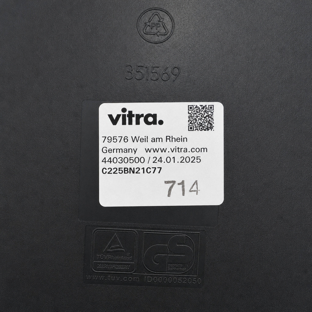 Vitra Eames Plastic Side Chair DSR schwarz