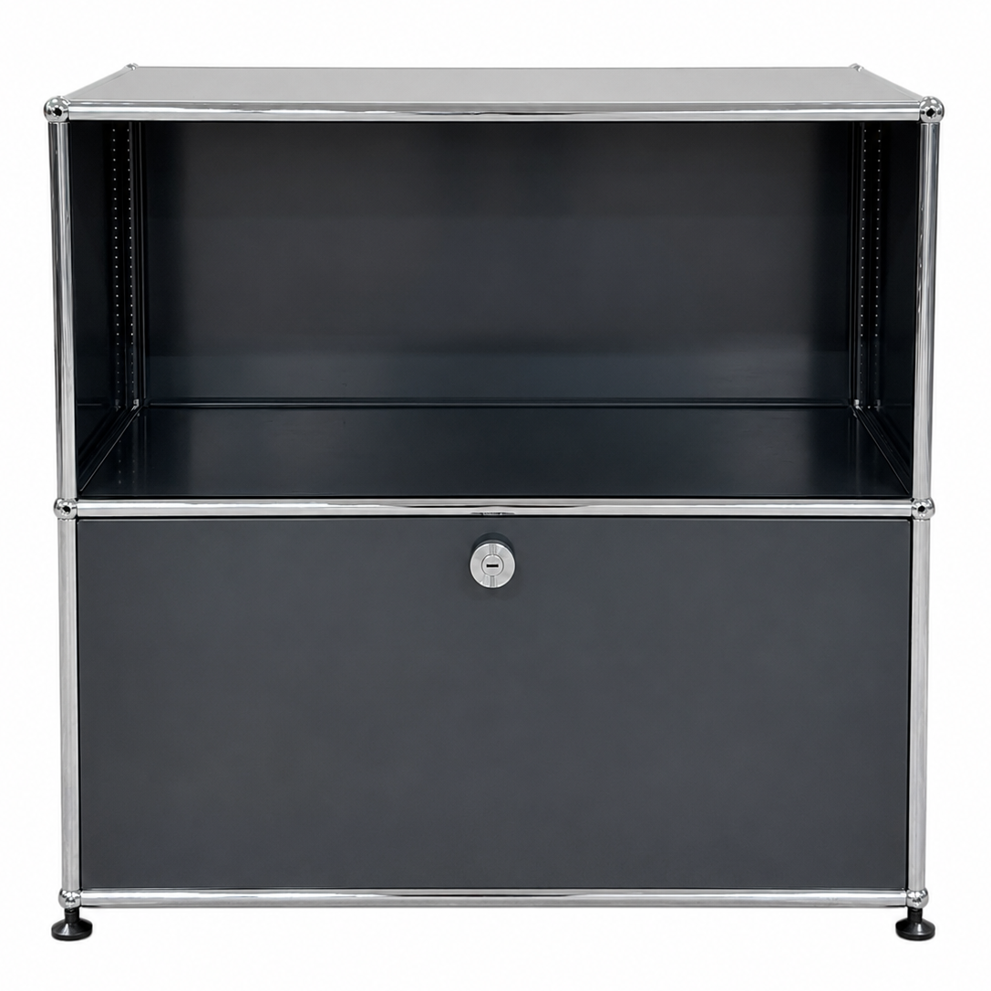 USM Haller Sideboard 1x2 in Anthrazit mit offener Ablage und Klappe, 78x74x53 cm, klassisches Design mit Chromrahmen.