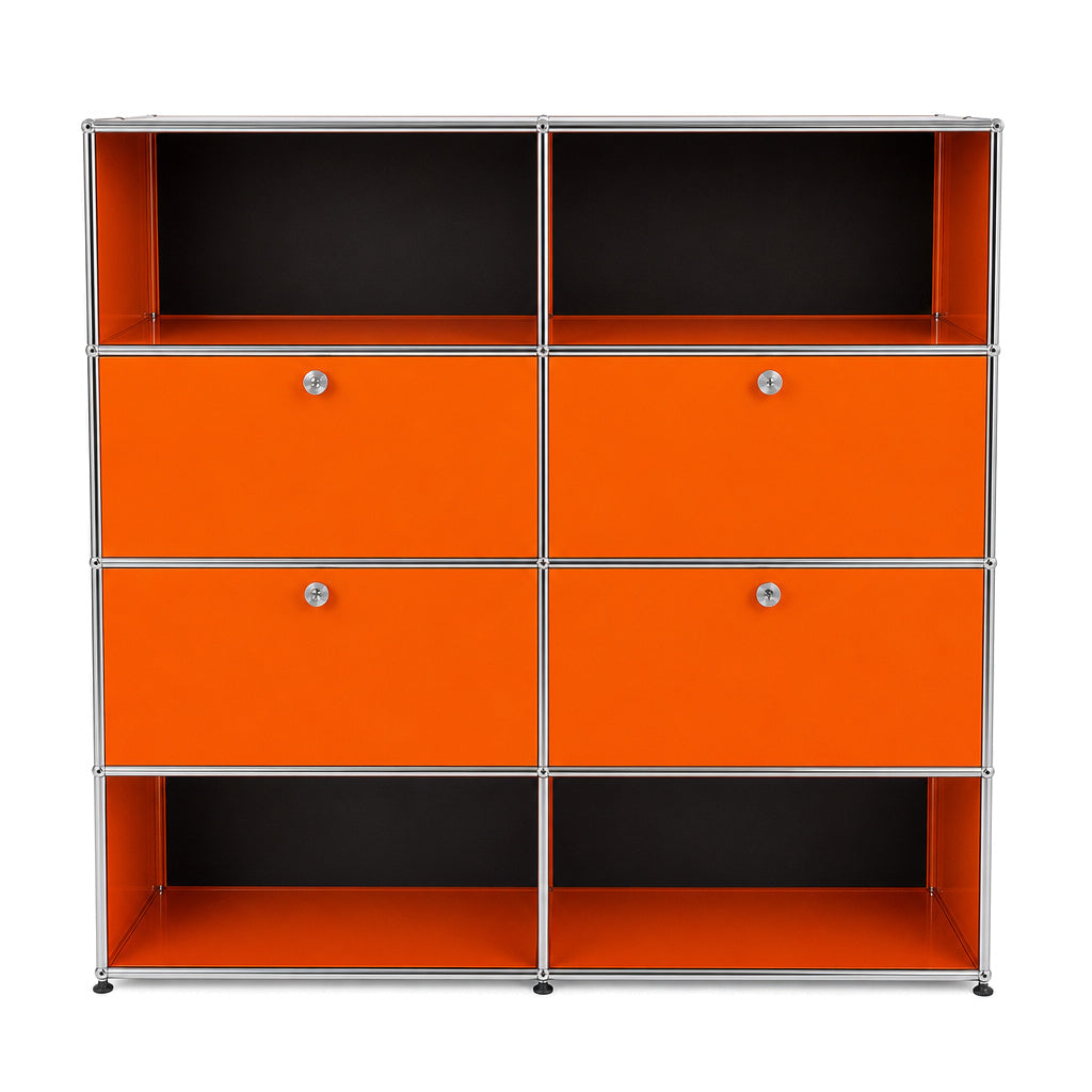 USM Haller Highboard in Reinorange mit 4 Klappen und perforierter Rückwand, 153x144 cm.
