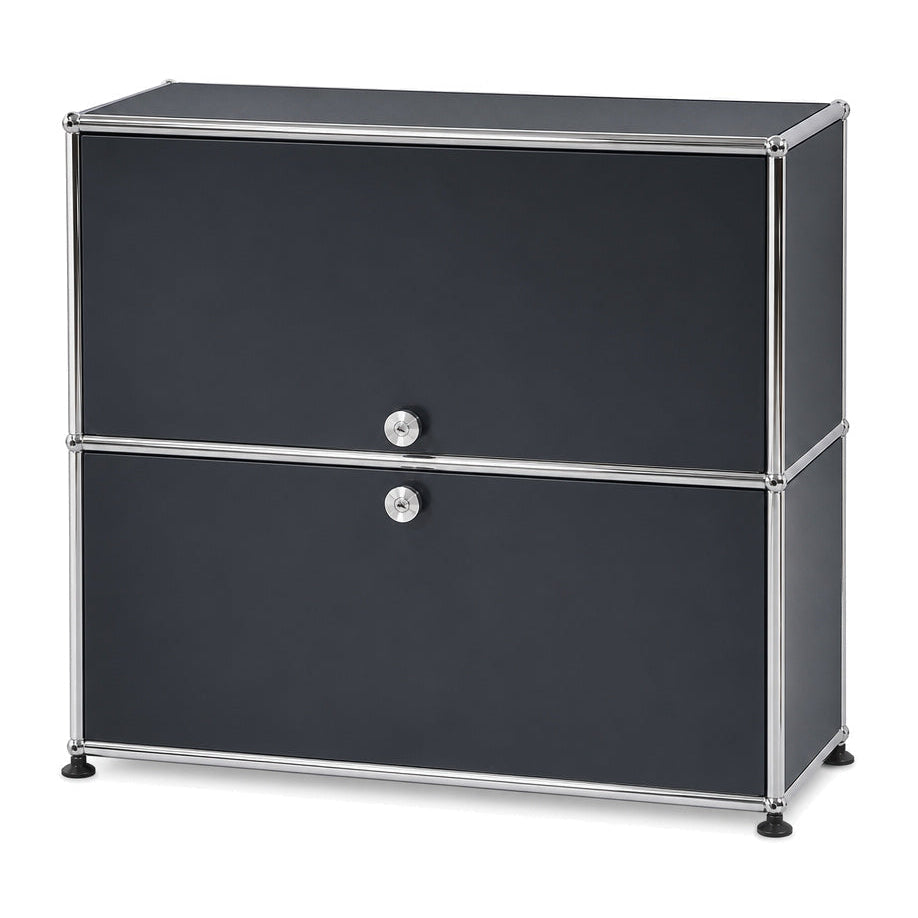 Anthrazitfarbenes USM Haller Sideboard 1x2 mit Einschubtür und Auszug, 78x74x38 cm, abschließbar mit verchromtem Stahlrahmen.