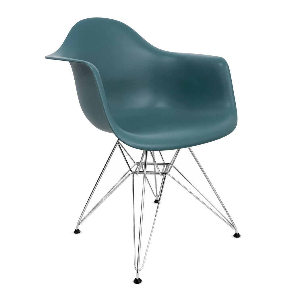 Vitra Eames Plastic Armchair DAR in petrolblau mit Sitzschale aus Kunststoff und verchromtem Drahtuntergestell.